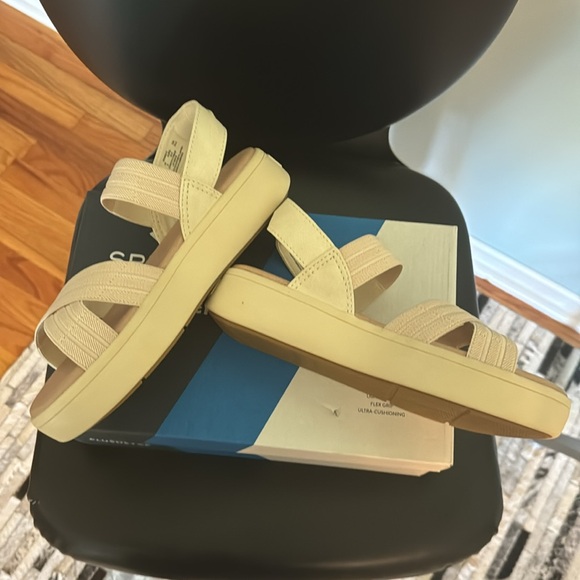 New in Box- SPERRY Plushstep Bayou Flatform Sandals Cream 8 1/2 M - Picture 4 of 9